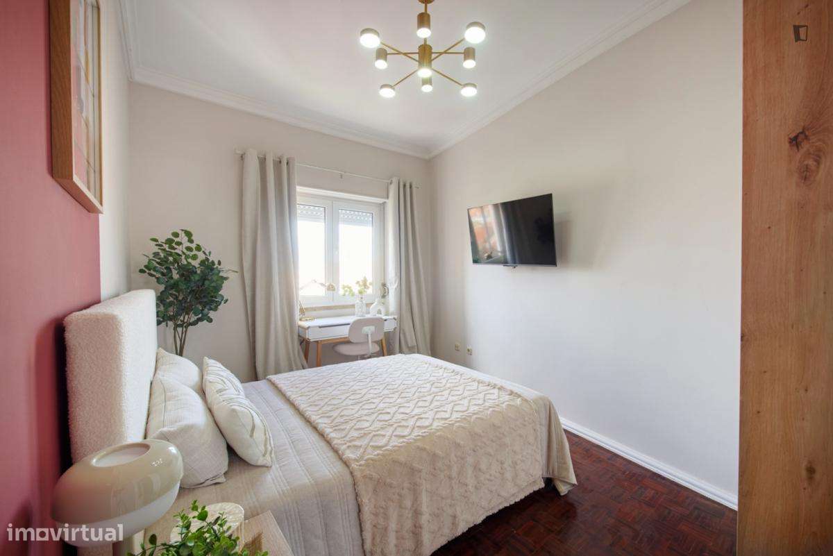 Quarto - localizado em Alameda Lisbon - Grande imagem: 2/23