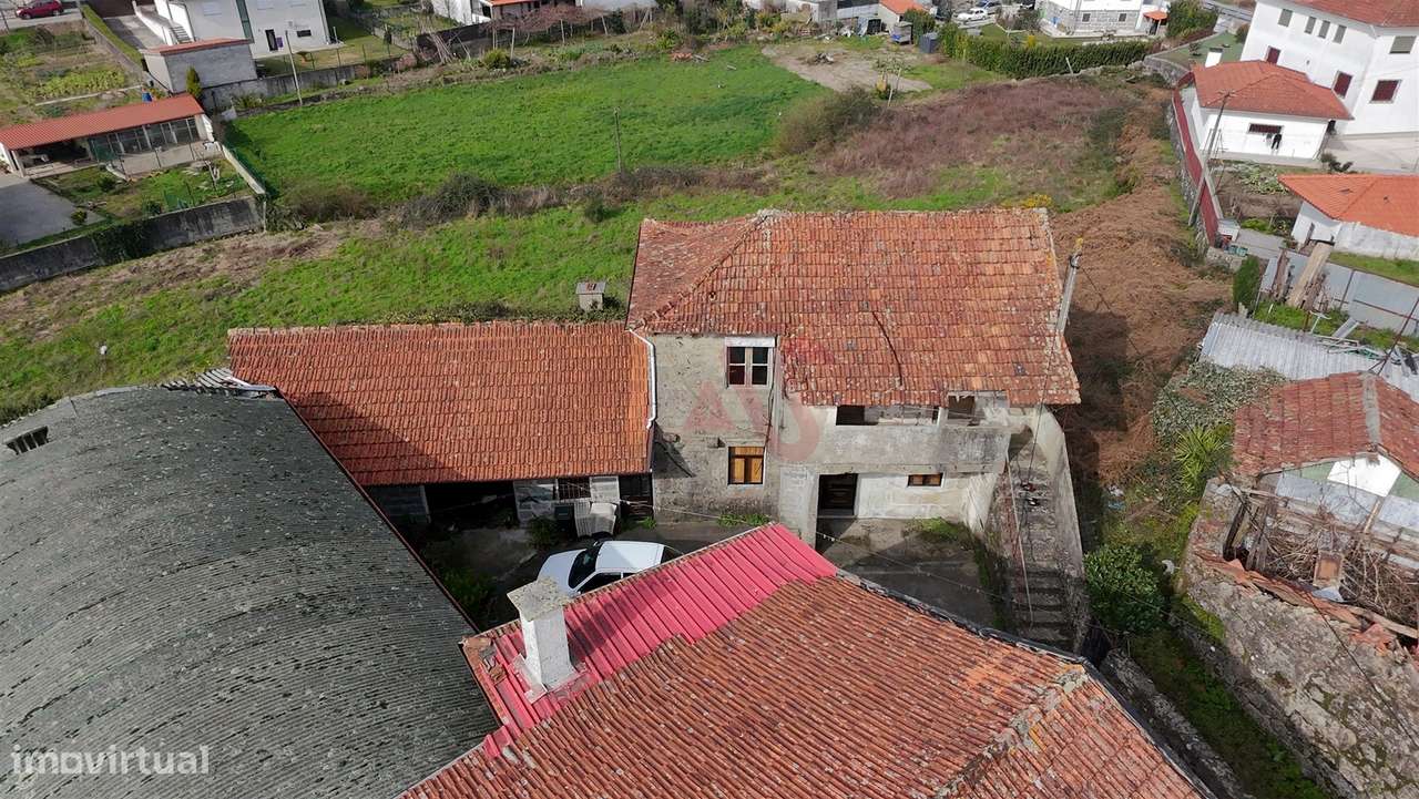 Moradias para Restauro com Terreno de 1.682 m² | Raimonda, Paços de Fe - Grande imagem: 5/33