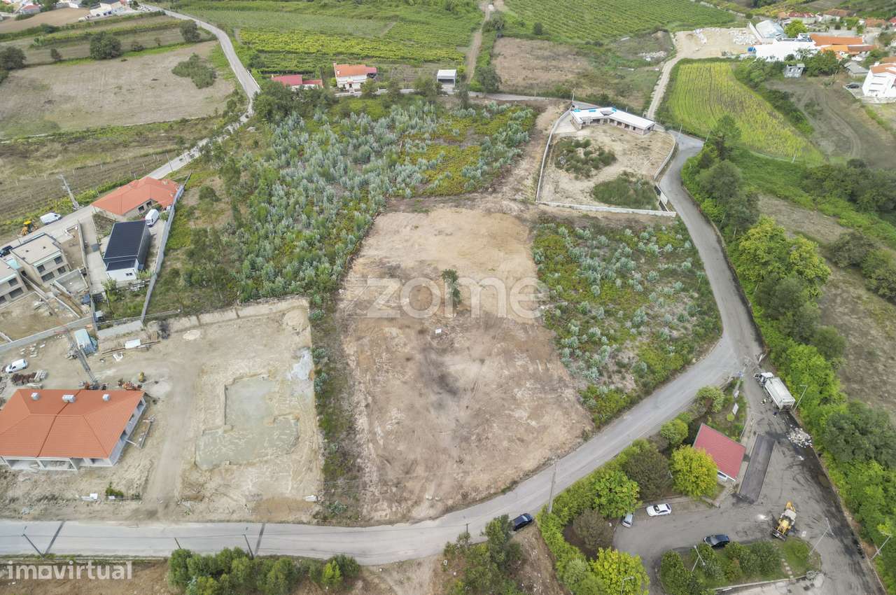 Terreno pronto a construir armazéns em Paredes - Grande imagem: 4/8