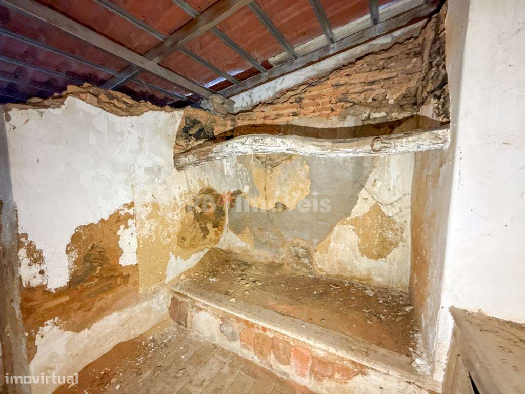 Arrecadação com Terreno e Potencial para Habitação - Roda Pequena-9