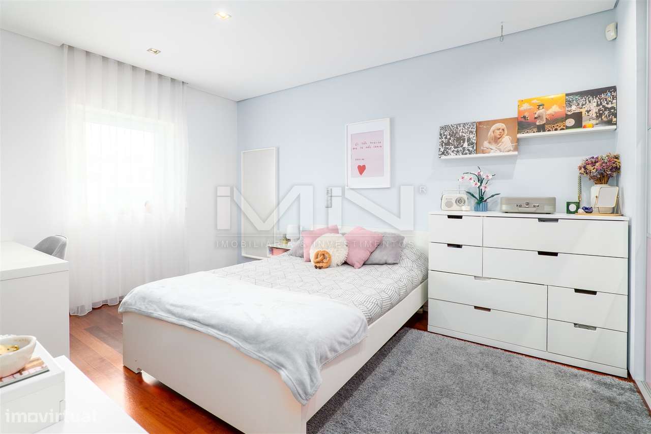 Moradia T3+1 - Exclusividade, Design e Conforto Superior-30