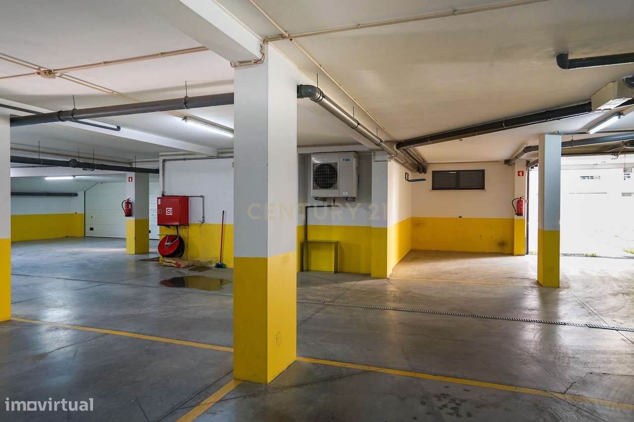 Apartamento T3 na Praça da Concórdia, Montijo-35