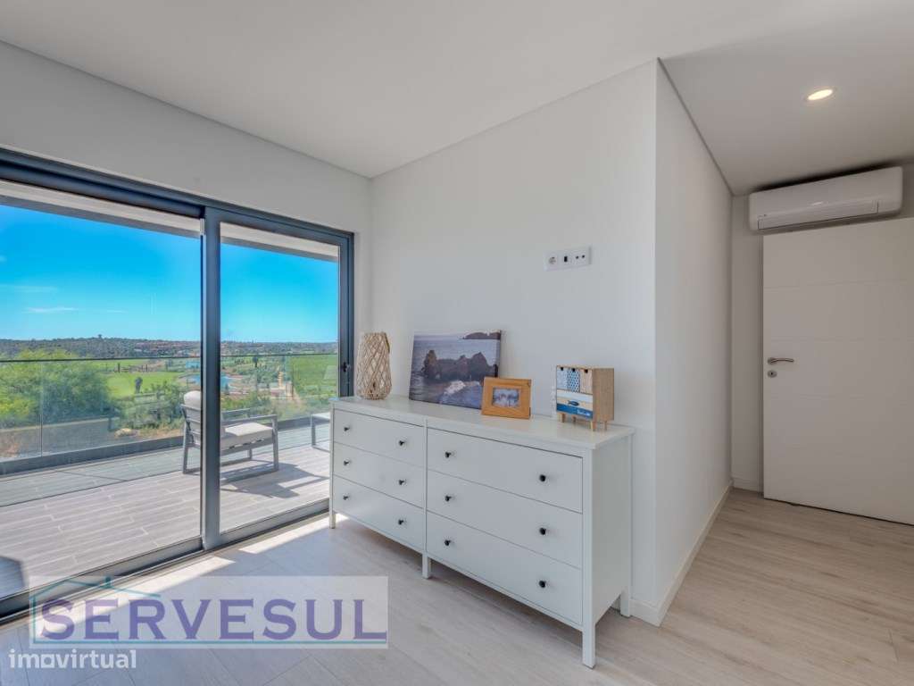 Moradia Moderna com Piscina e uma vista magnifica para o Campo de G...-30