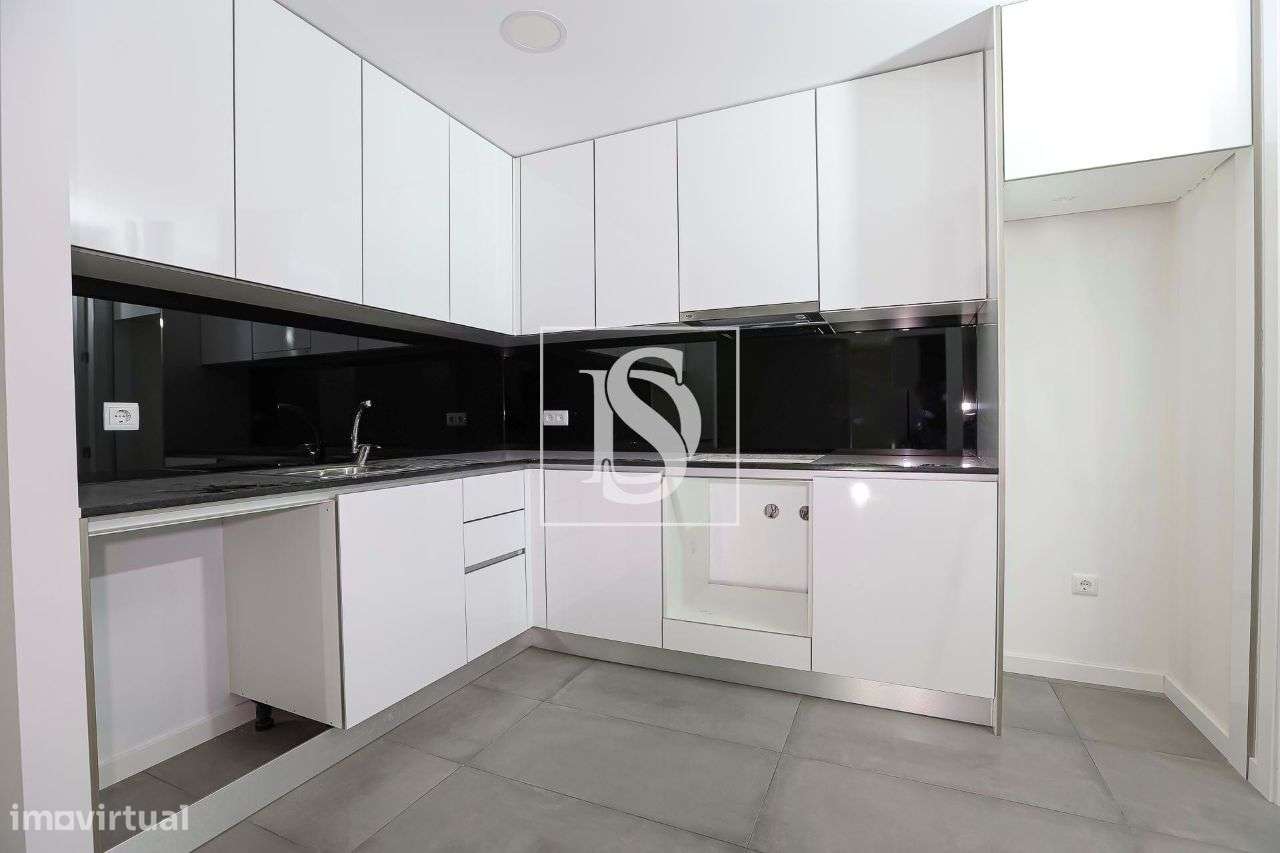 T3 c/ NOVO c/ 115 m² + Lugar de Garagem | Junto ao IPCA-32