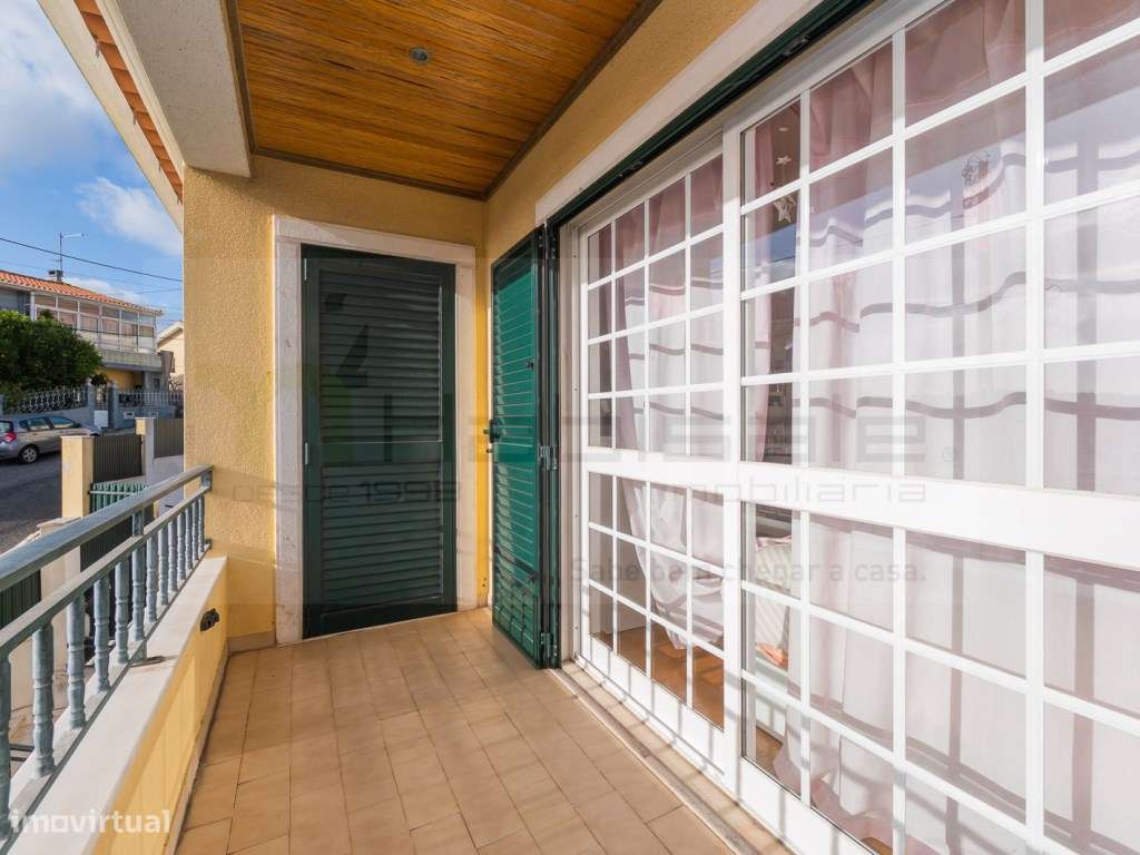 Moradia T5 com Jardim, Garagem ampla e Espaço para Piscina-29