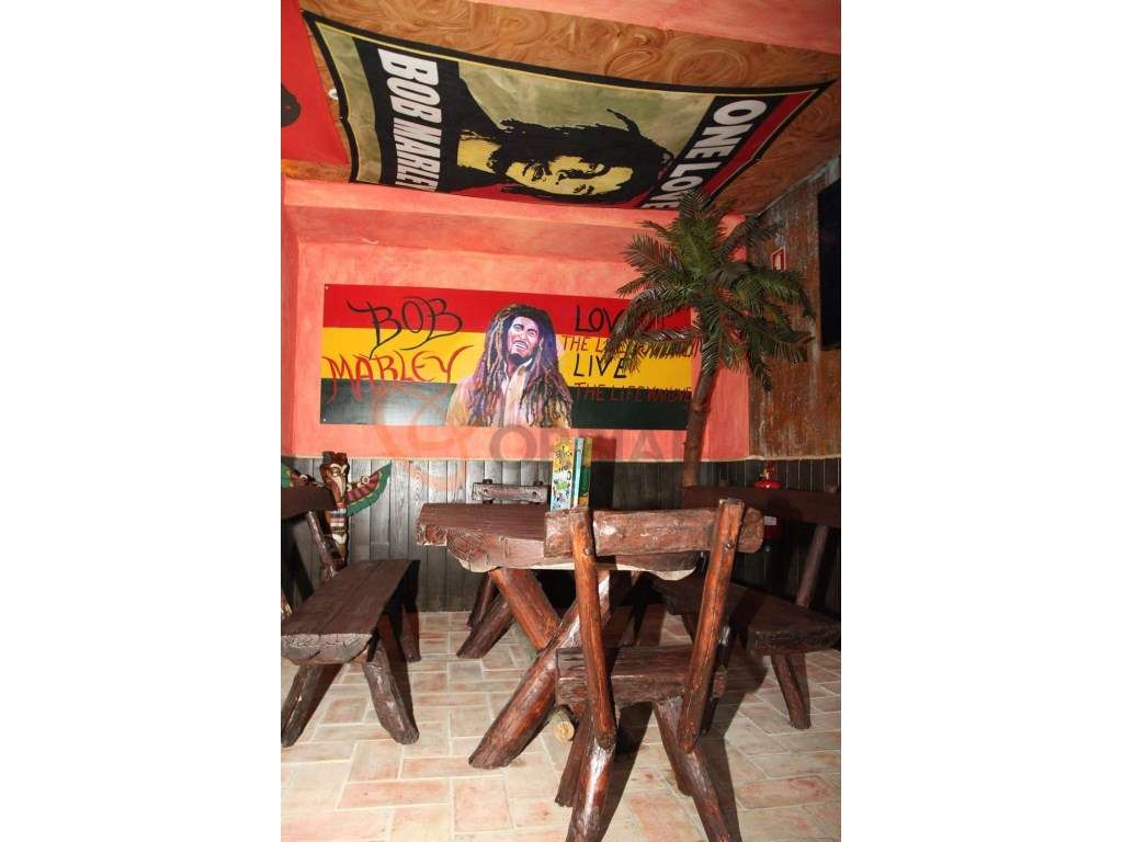 Espaço comercial localizado na zona histórica de Albufeira. - Grande imagem: 4/22