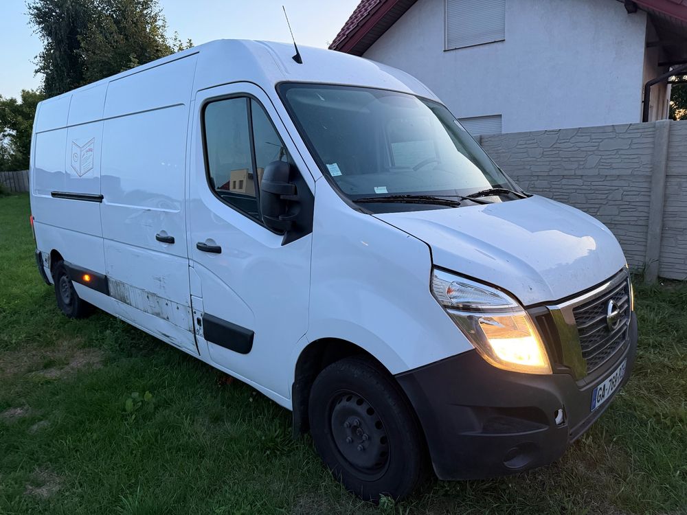 Nissan NV400 2021