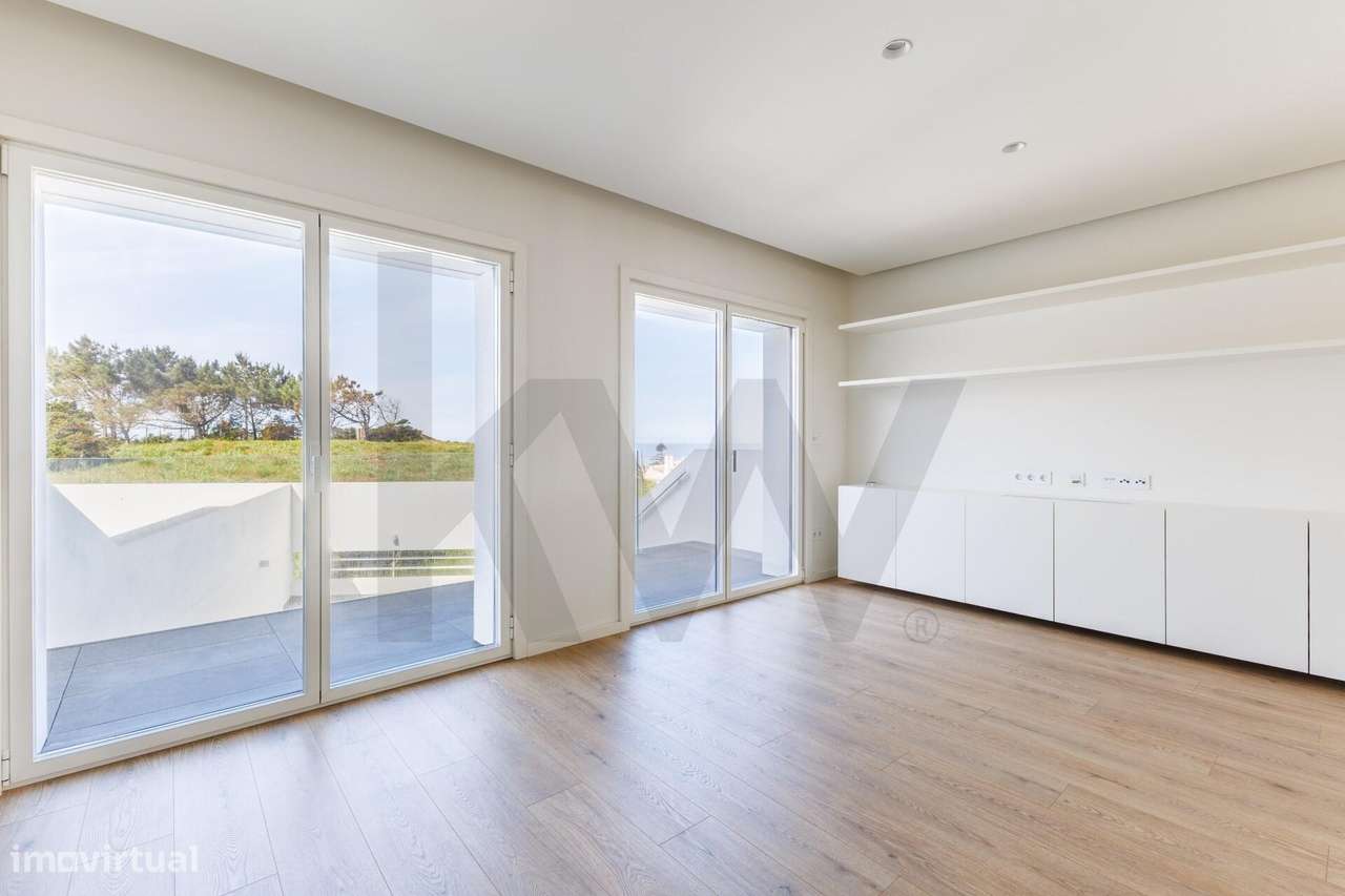 Entre serra e mar | Duplex T4 com terraços | Praia das Maçãs-10