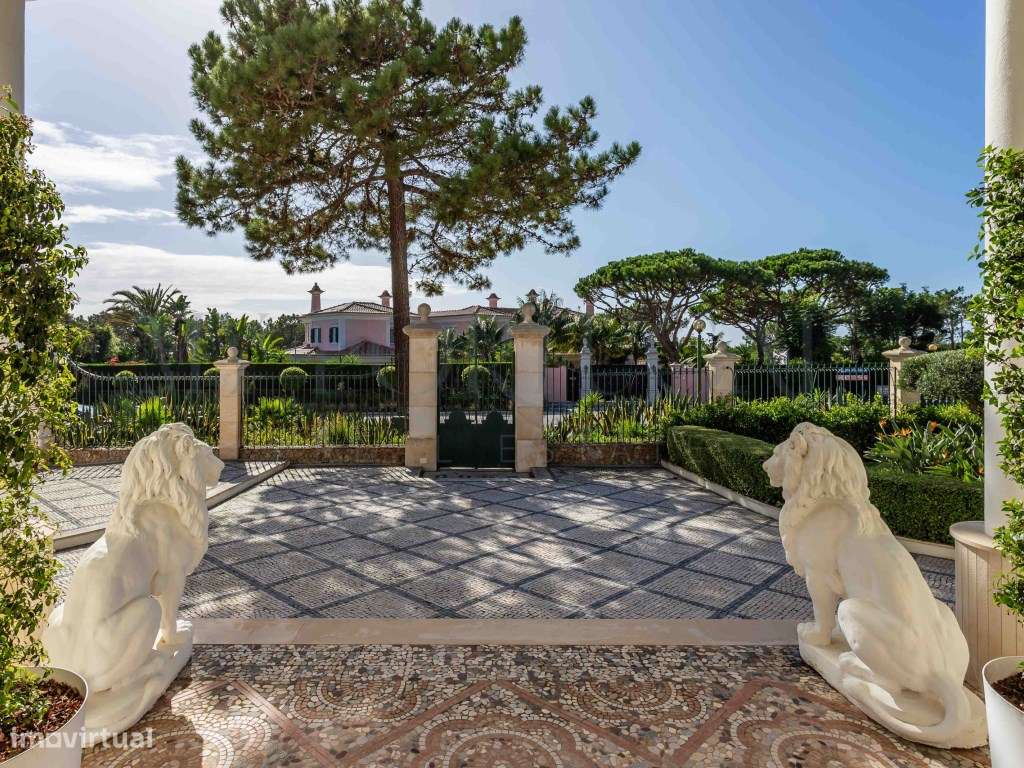 Viva o Melhor de Quinta da Marinha: Moradia de Luxo V5 com amplo Ja... - Grande imagem: 5/60
