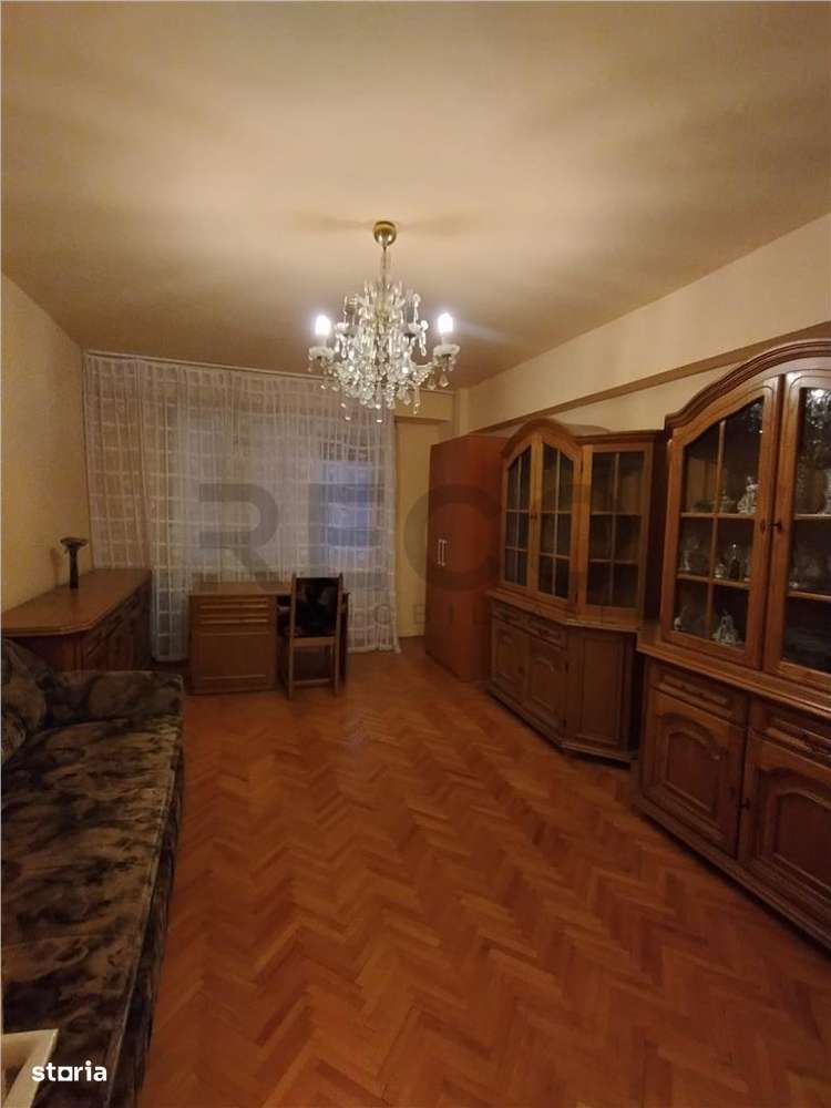 RECO Apartament cu trei camere de inchiriat - Imagine principală: 5/9