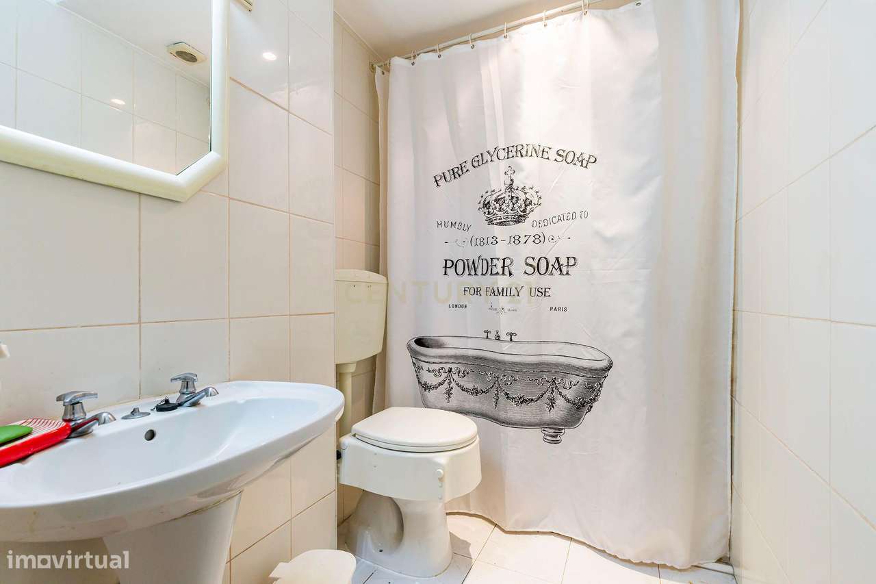 Charmosa Moradia em Alvalade para venda-40