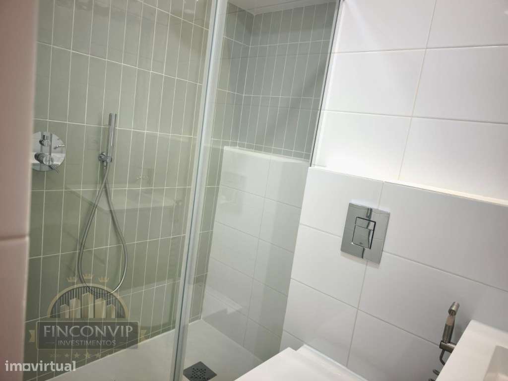 Apartamento T3 remodelado, em Almada,Cacilhas.-17