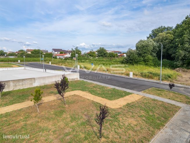 Lote de Terreno  Venda em Loureira,Vila Verde-9
