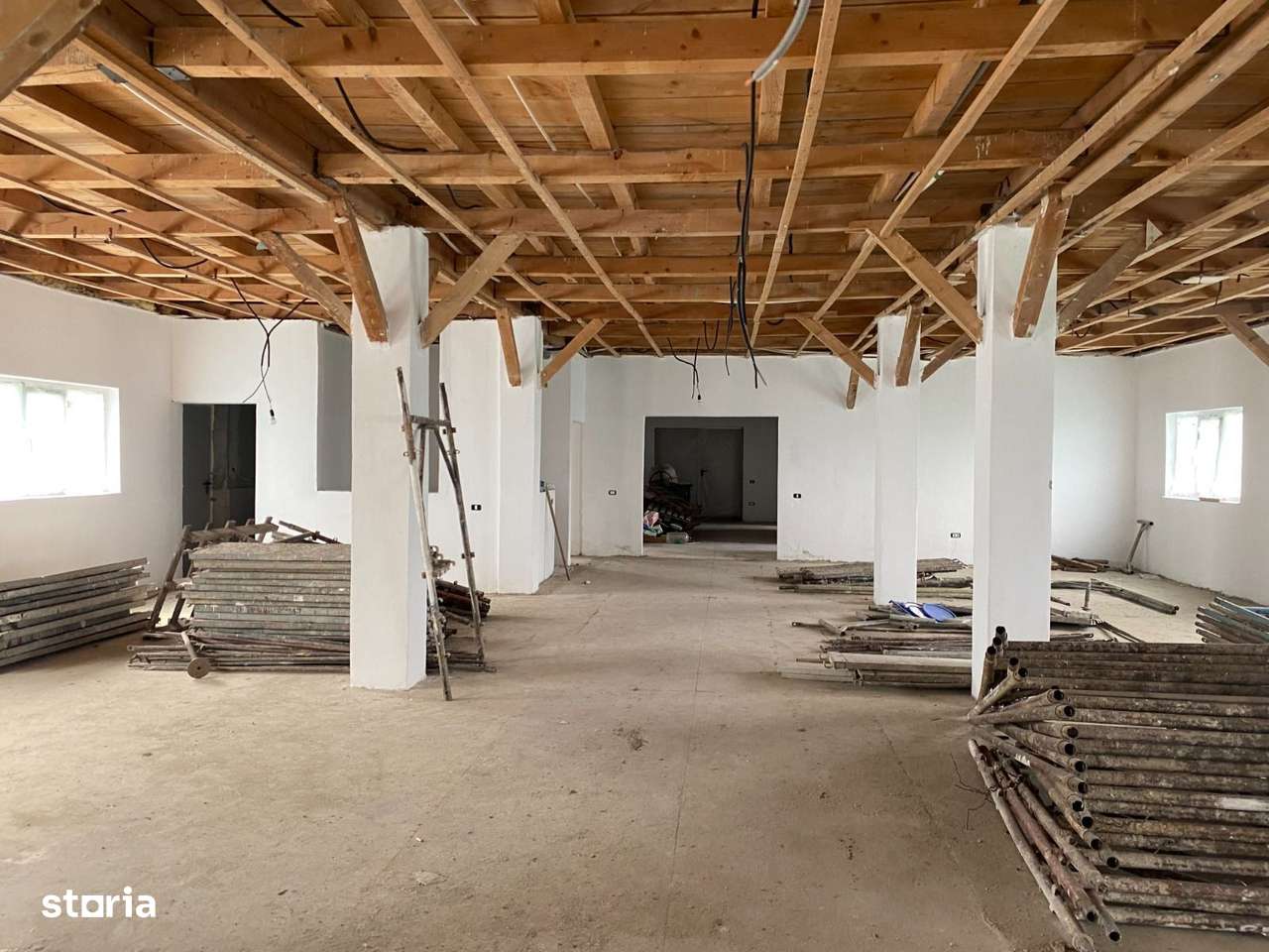 Vânzare Clădire Mixtă Showroom/ depozitare/ birouri -  Centura Brasov - Imagine principală: 5/10