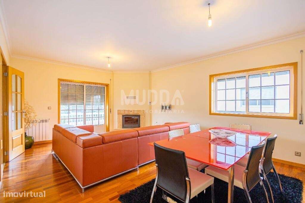 Moradia isolada com área exterior em Santa Maria da Feira - Grande imagem: 3/58