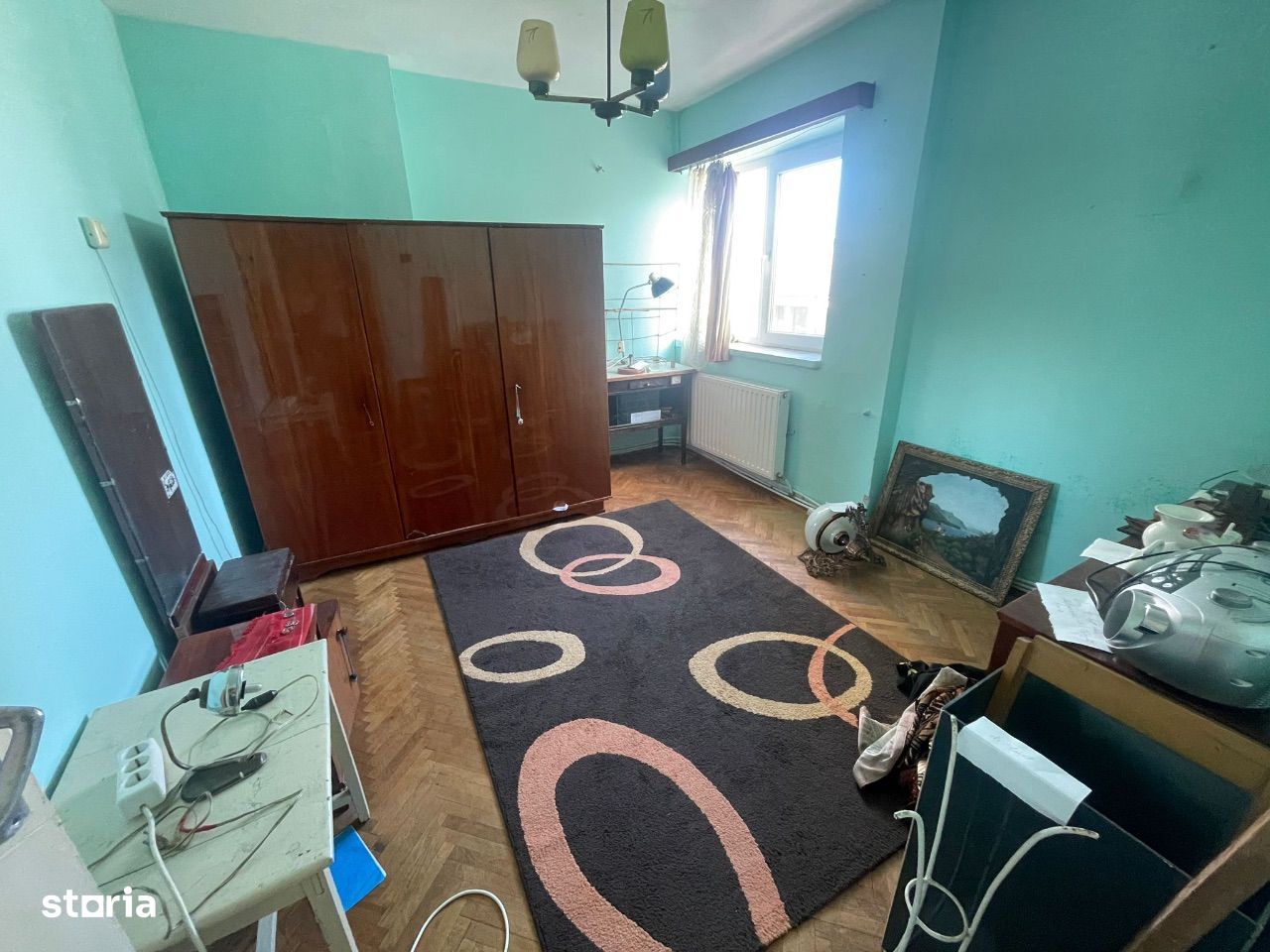 De vânzare apartament 3 Camere zona Marnă