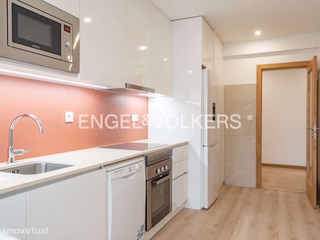 T2 Remodelado com 83m2 no Casal de S. Brás-8