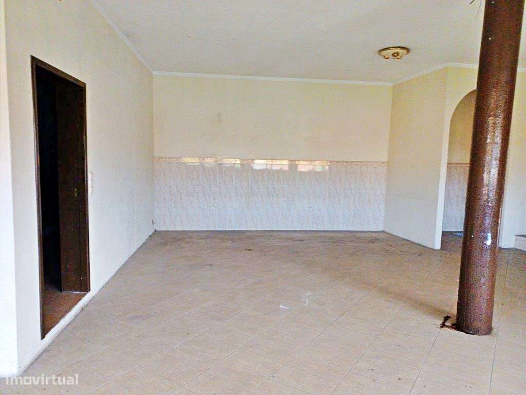 2 habitações T3 e 2 espaços comerciais - Grande imagem: 5/22