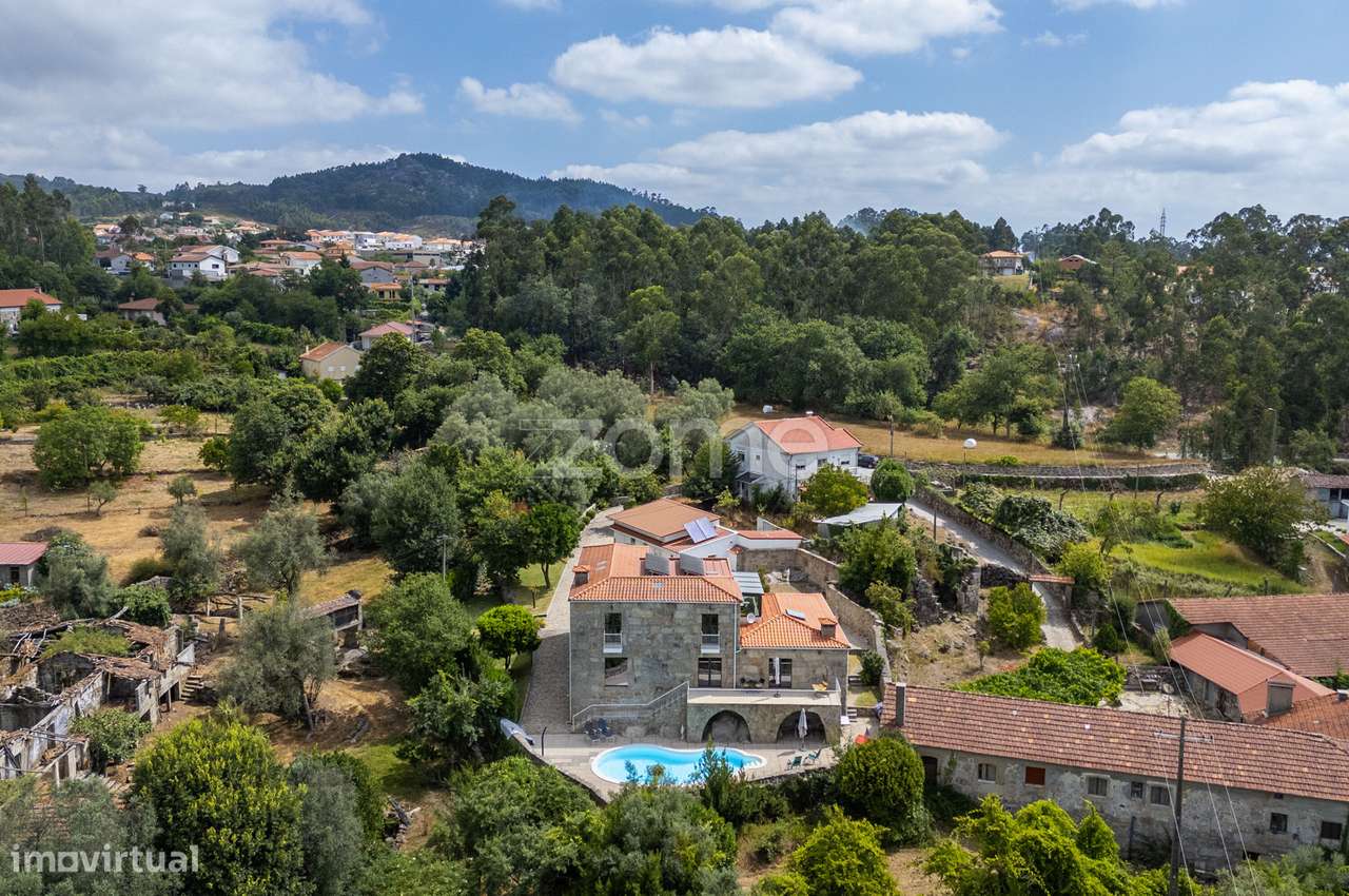 Moradia T5 + 1 com Piscina em Espinho, Braga-4