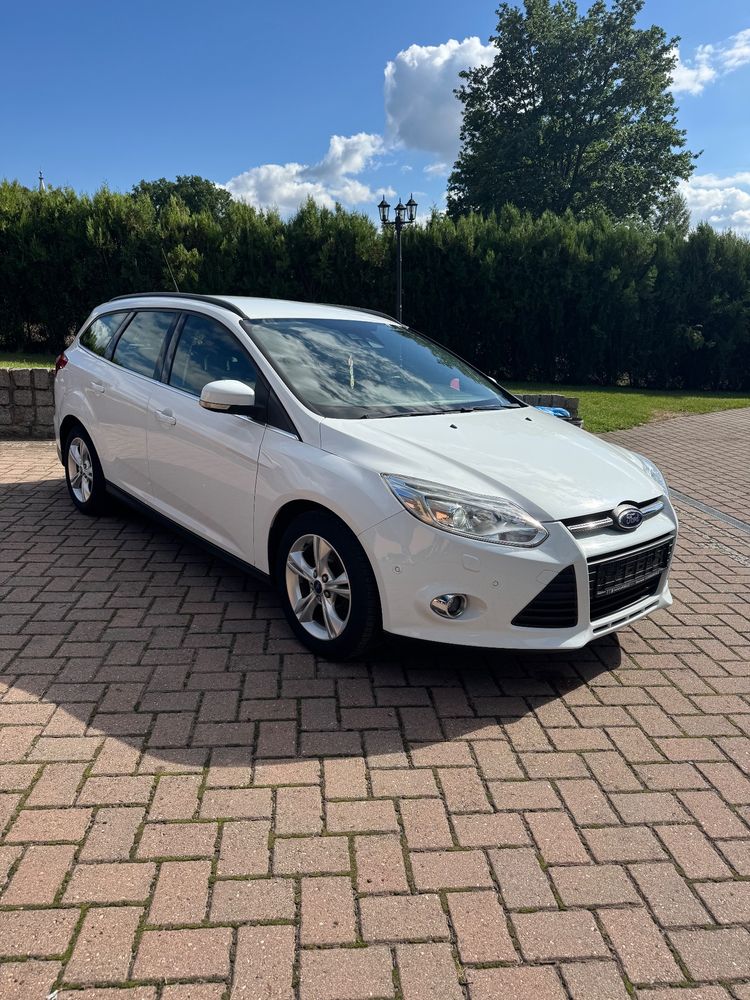 Ford Focus Mk3 (2010-2018) 1.0 EcoBoost Start-Stopp-System Champions Edition 2013