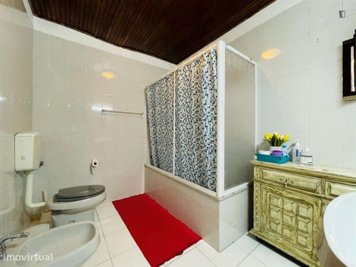 Quarto - localizado em Conchada Coimbra - Grande imagem: 4/9