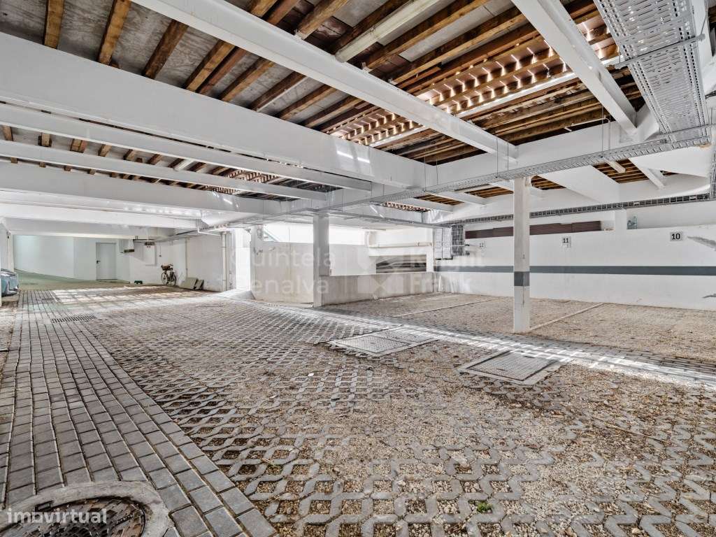 Apartamento T3 com vista rio para venda na Lapa, Lisboa-26