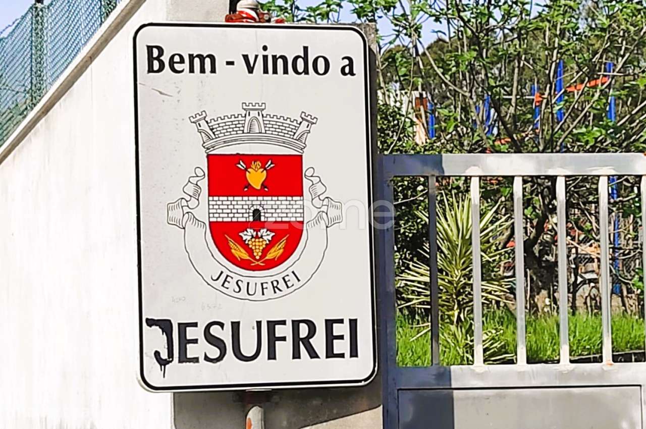 Terreno Urbano com Projeto Aprovado, Jesufrei – Vila Nova de Famali... - Grande imagem: 2/18