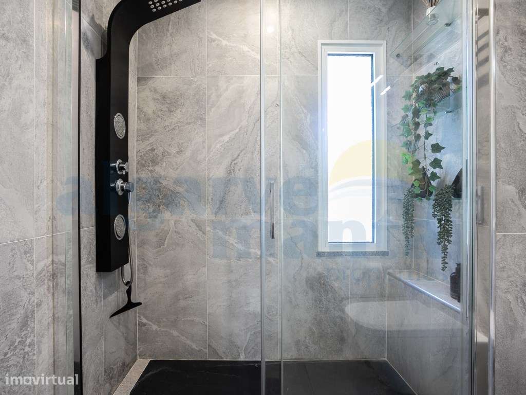 EXCLUSIVO! Moradia T3 Moderna com Piscina Privada no coração de Vil...-24