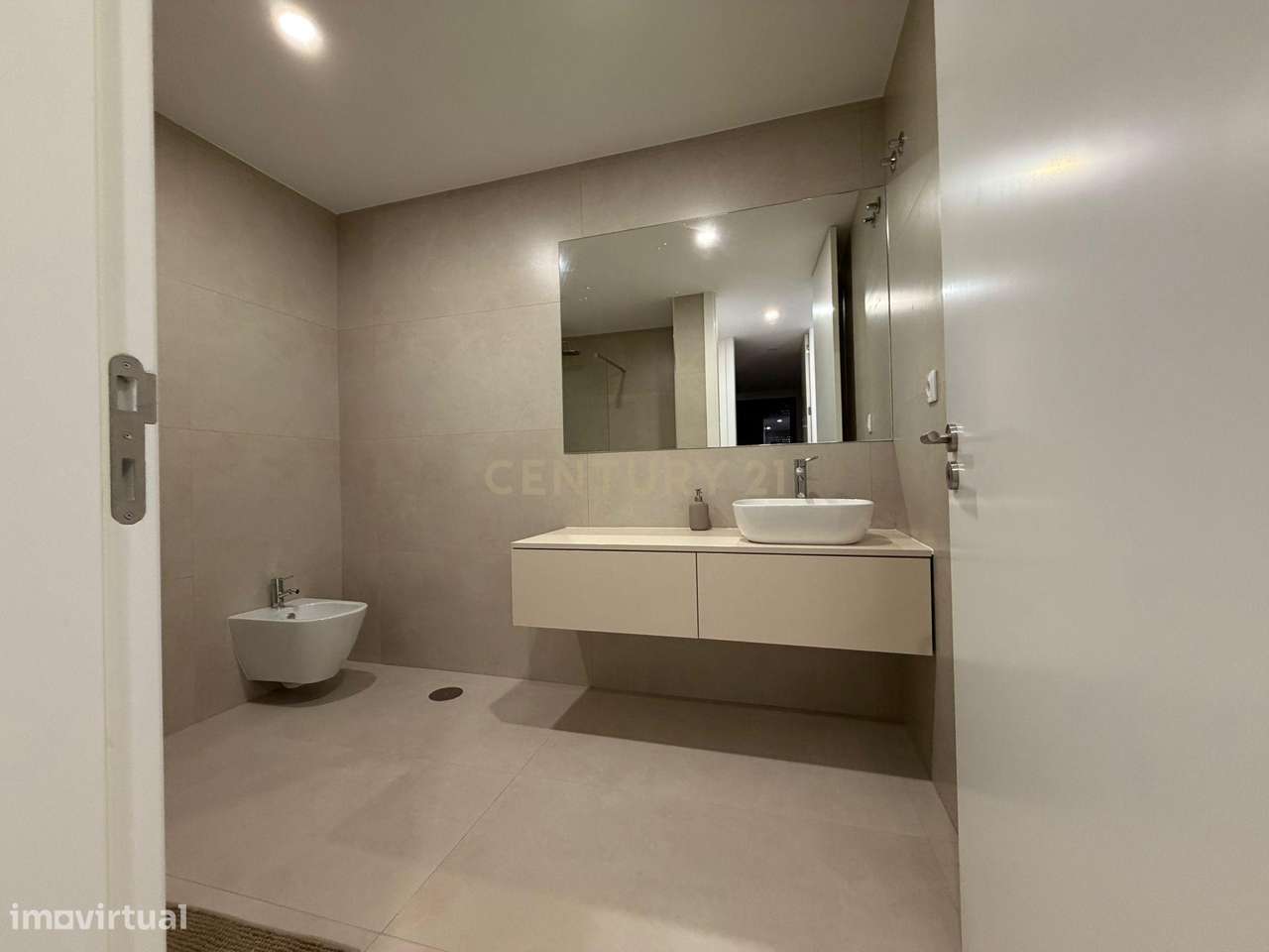 Moderno T3 com Terraço em Lordelo, Paredes-7