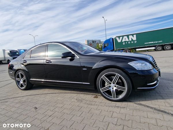 Mercedes-Benz Klasa S 350 CDI DPF 7G-TRONIC BlueEFFICIENCY - 1