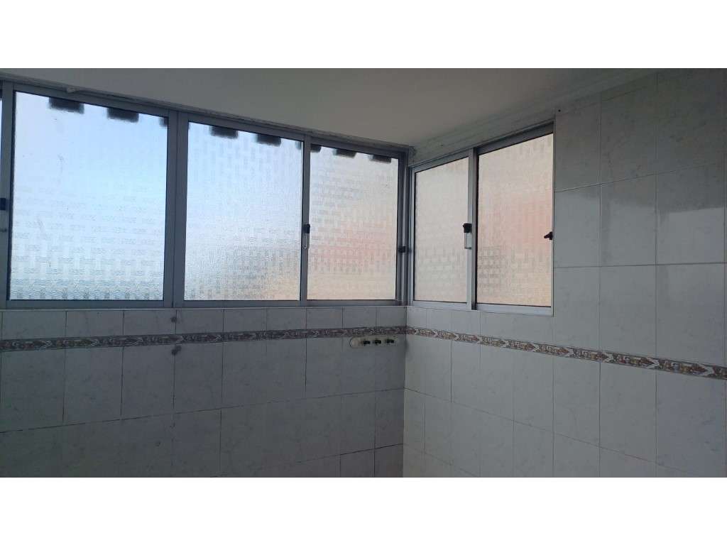Apartamento T2 com Vista Rio em Santo António da Charneca - Excelen...-9