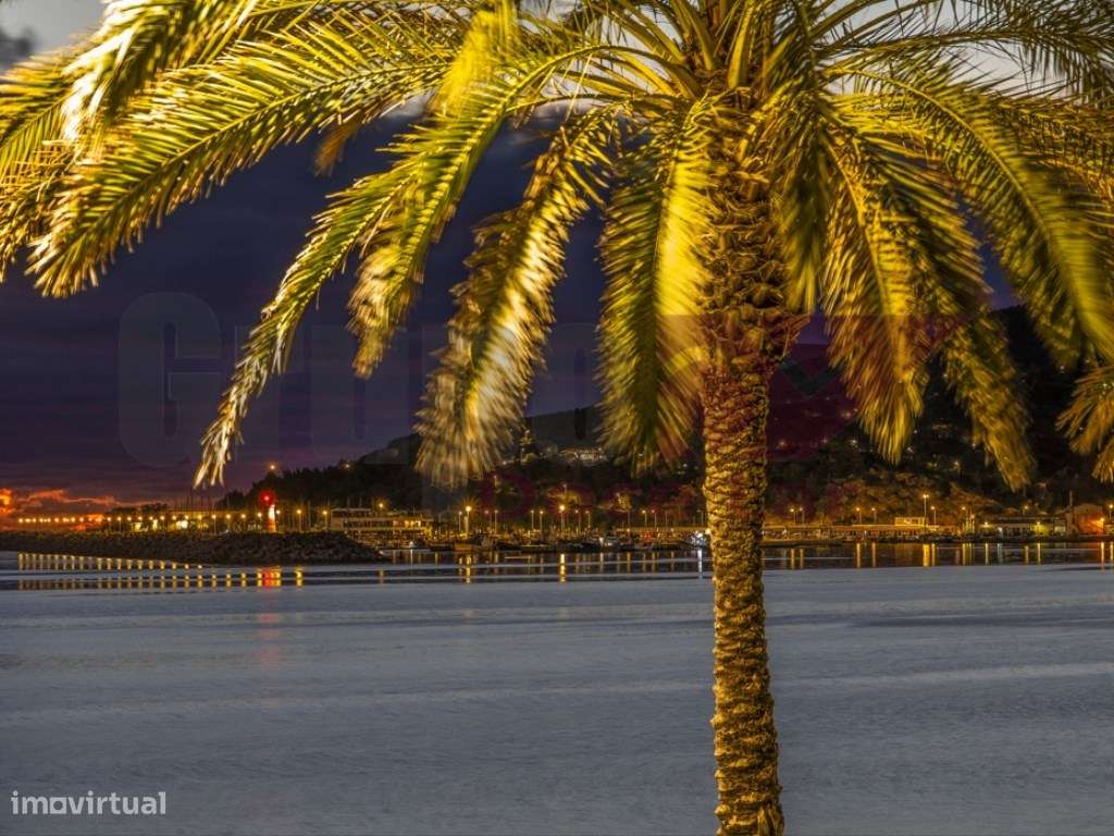 Apartamento T2+1 com Sótão a 350metros da praia de Sesimbra-32