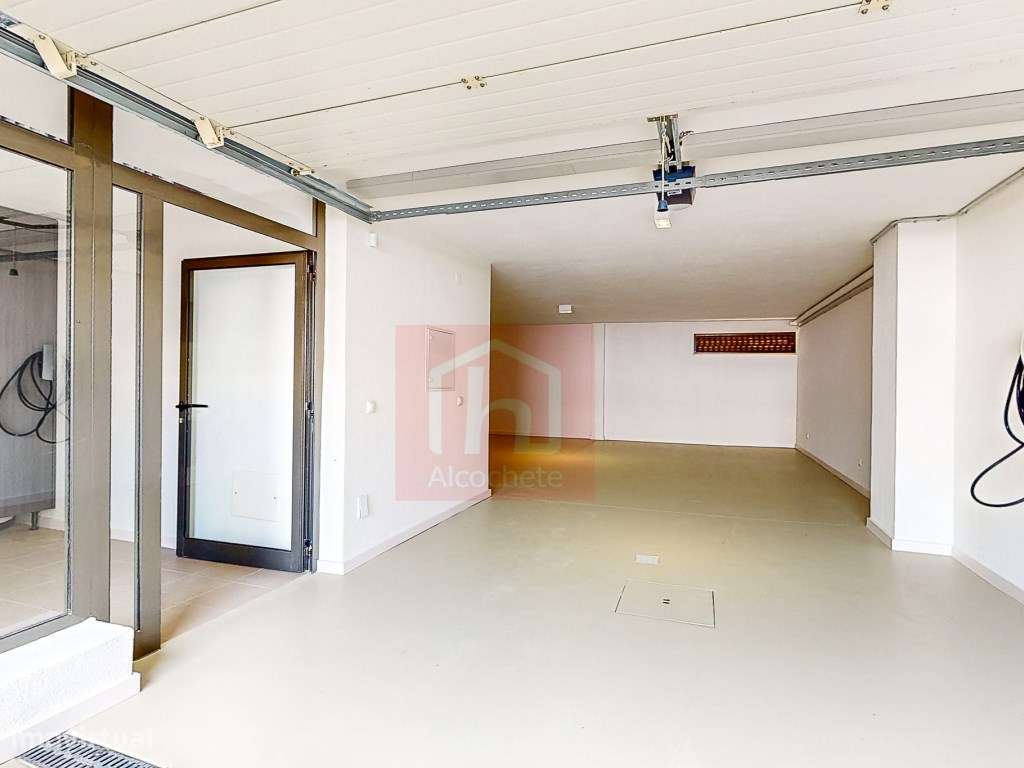 Moradia T4 geminada + Rooftoop em Alcochete-50