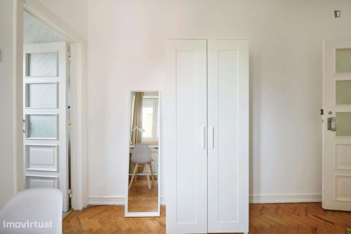 Quarto - localizado em Entrecampos Lisbon - Grande imagem: 4/20