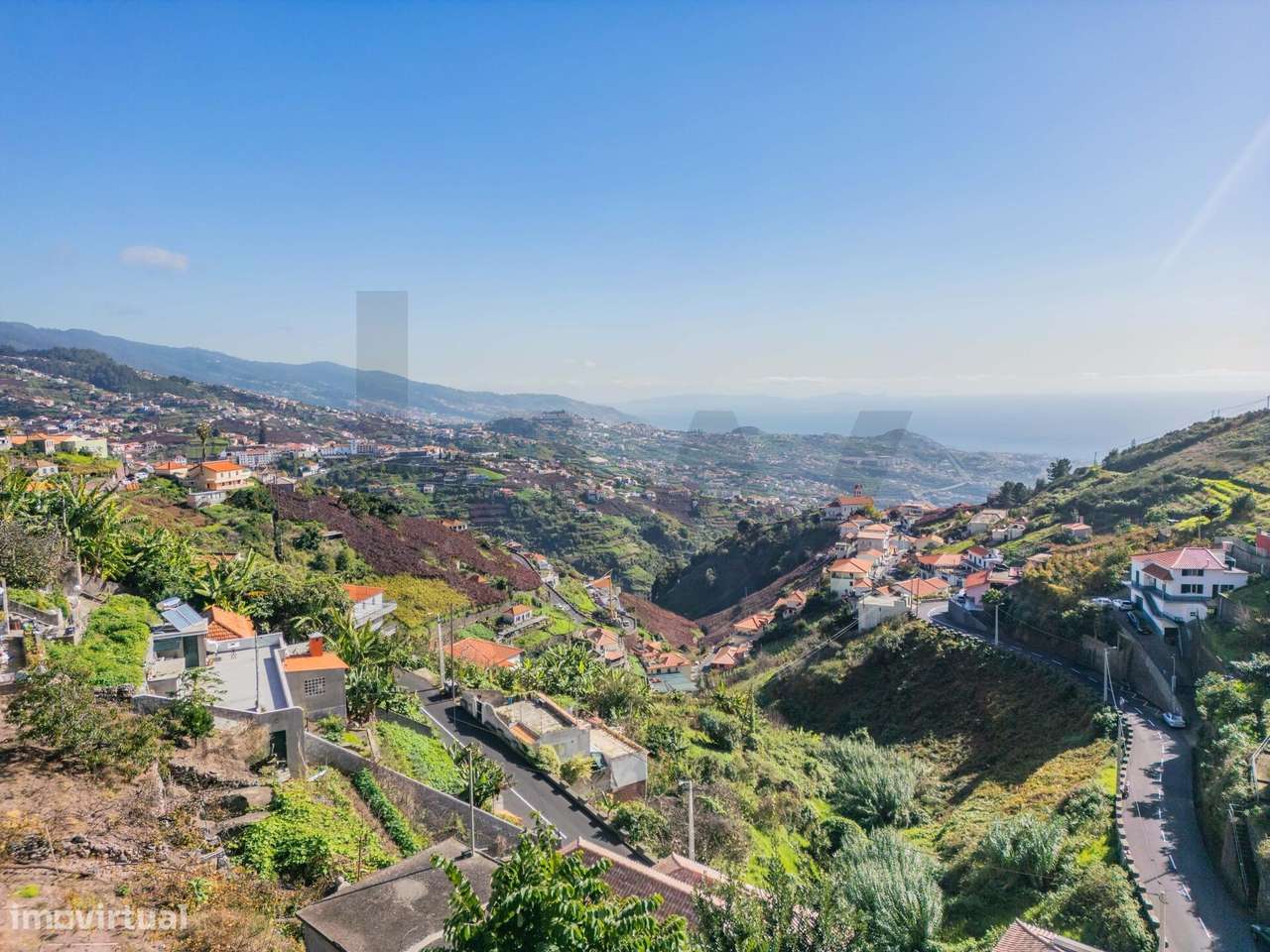 Oportunidade Única: Terreno com Construção em Curso e Vista Deslumbran-19