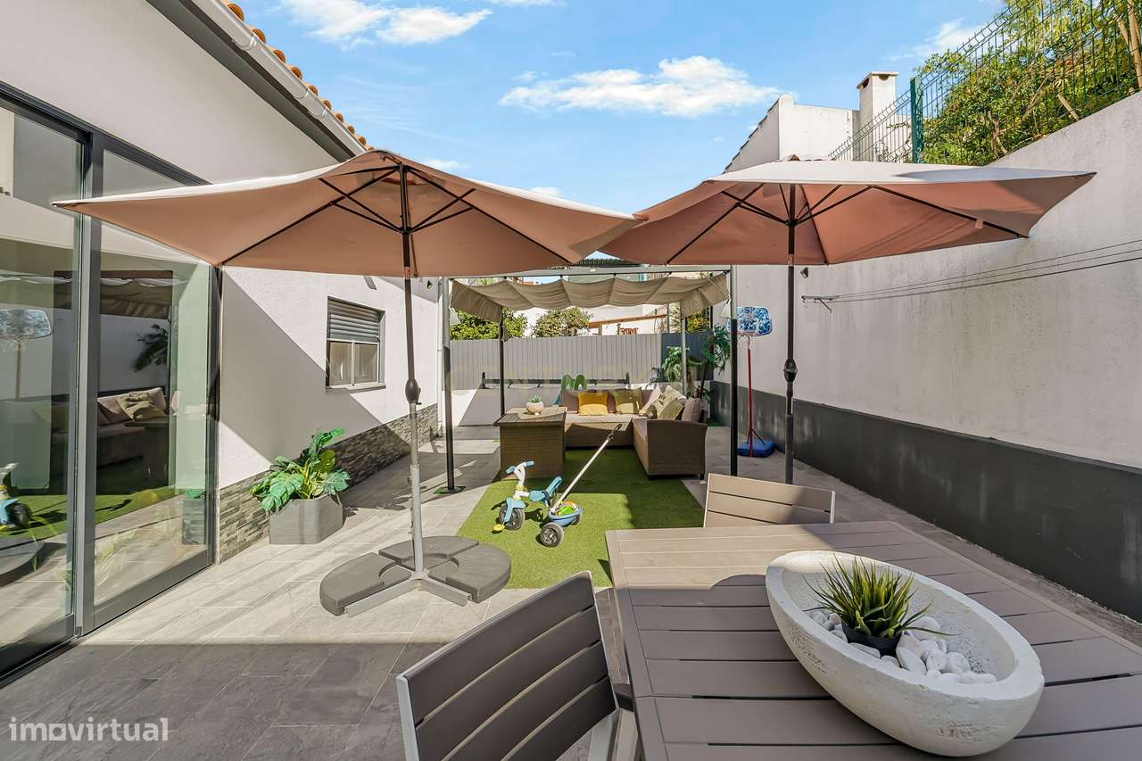 Moradia T3 isolada com garagem, Quinta do Conde-44