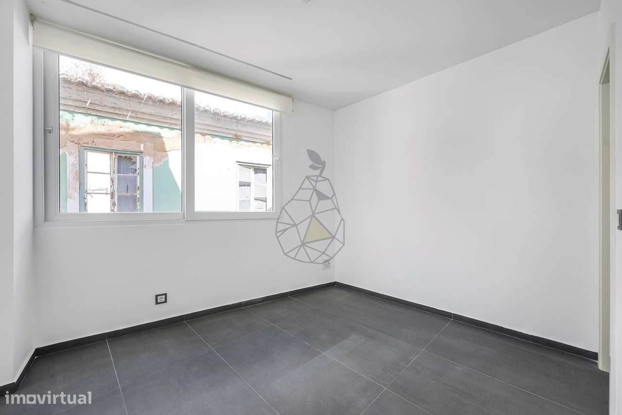 Escritório remodelado para arrendamento ao ano no Centro de Portimão - Grande imagem: 5/26
