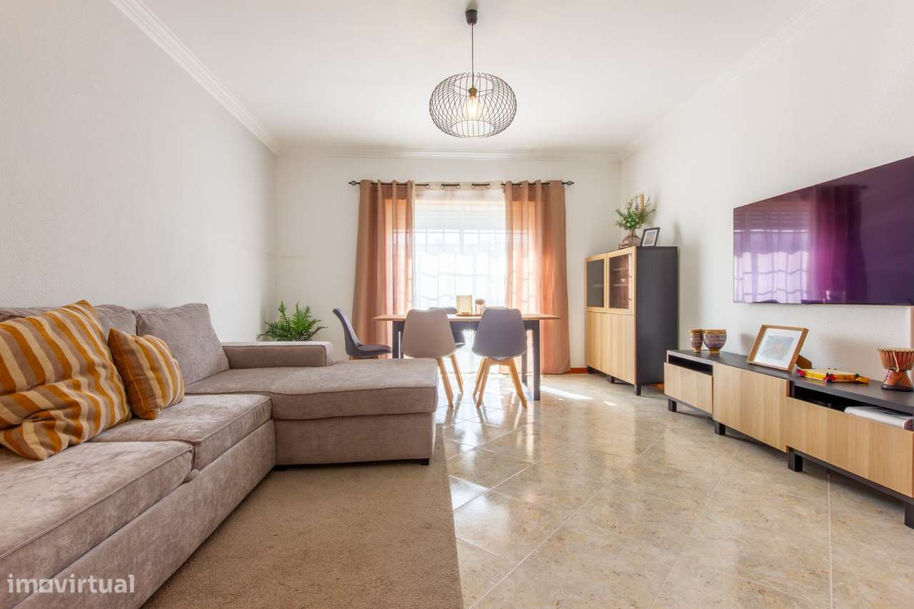 Quinta do Conde - Apartamento de 3 assoalhadas-varanda e arrecadação. - Grande imagem: 5/21