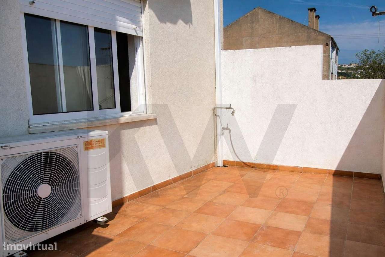 Apartamento T2 com Terraço | Rossio ao Sul do Tejo | Próximo da Estaçã - Grande imagem: 5/16