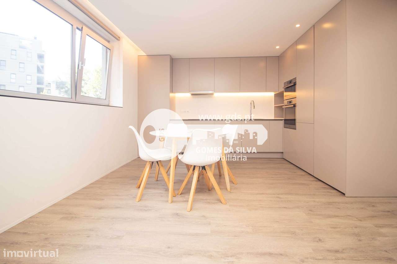 Apartamento T1 no Parque Norte - Construção Acrescentar-13