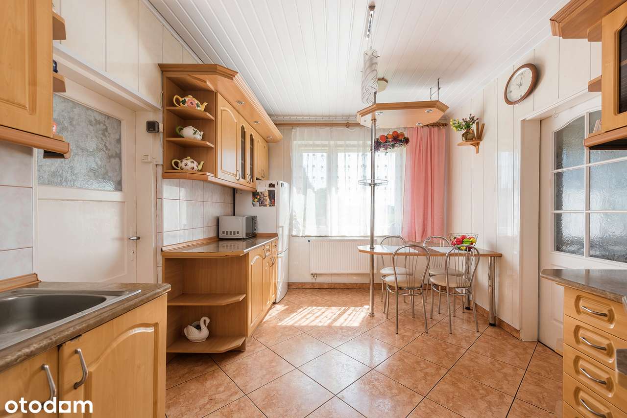 Duży, rodzinny dom na pięknej działce-6