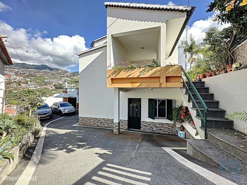 Casa T5 em Madeira de 180,00 m2