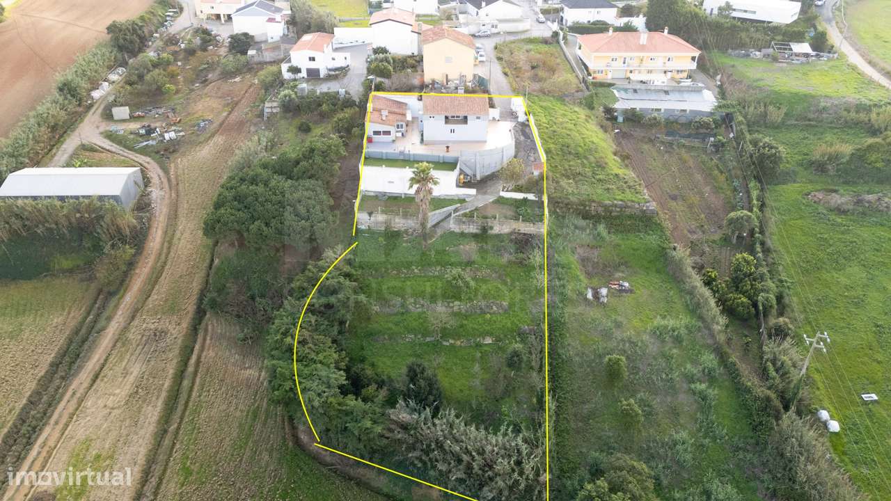 Moradia com duas habitações independentes, terreno e grande potenci... - Grande imagem: 5/50