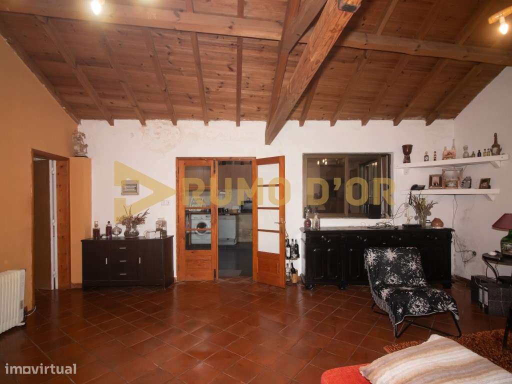 Moradia T3 +1 com Excelente Espaço e Tradição no Tojal - Alenquer-17