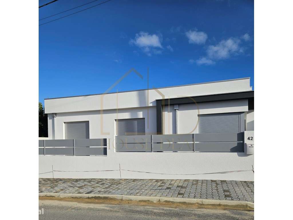 Moradia Isolada T3 com Garagem e Piscina. Pinhal do General. Fernão... - Grande imagem: 2/47