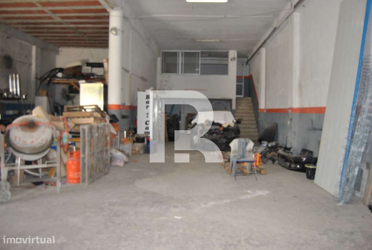 Terreno Urbano com Armazém na Abóboda - Grande imagem: 5/16