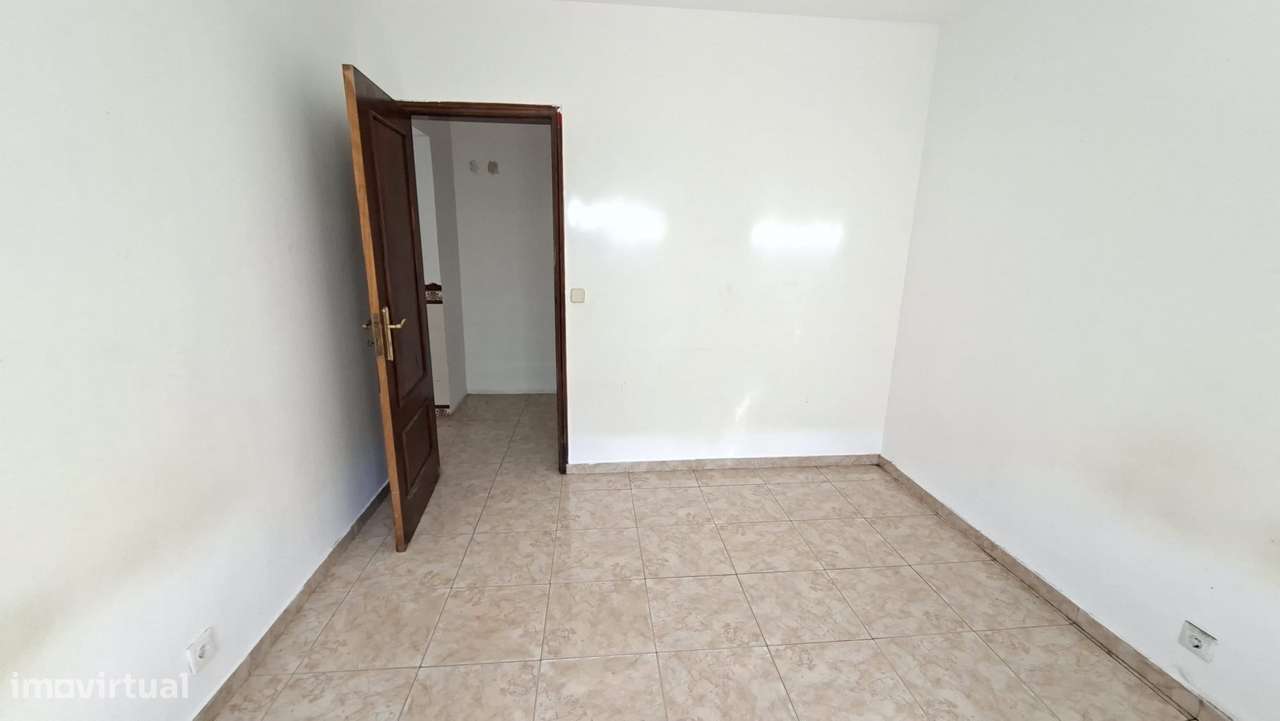 Apartamento T3 com 99m² em Santo Antonio da Charneca-11