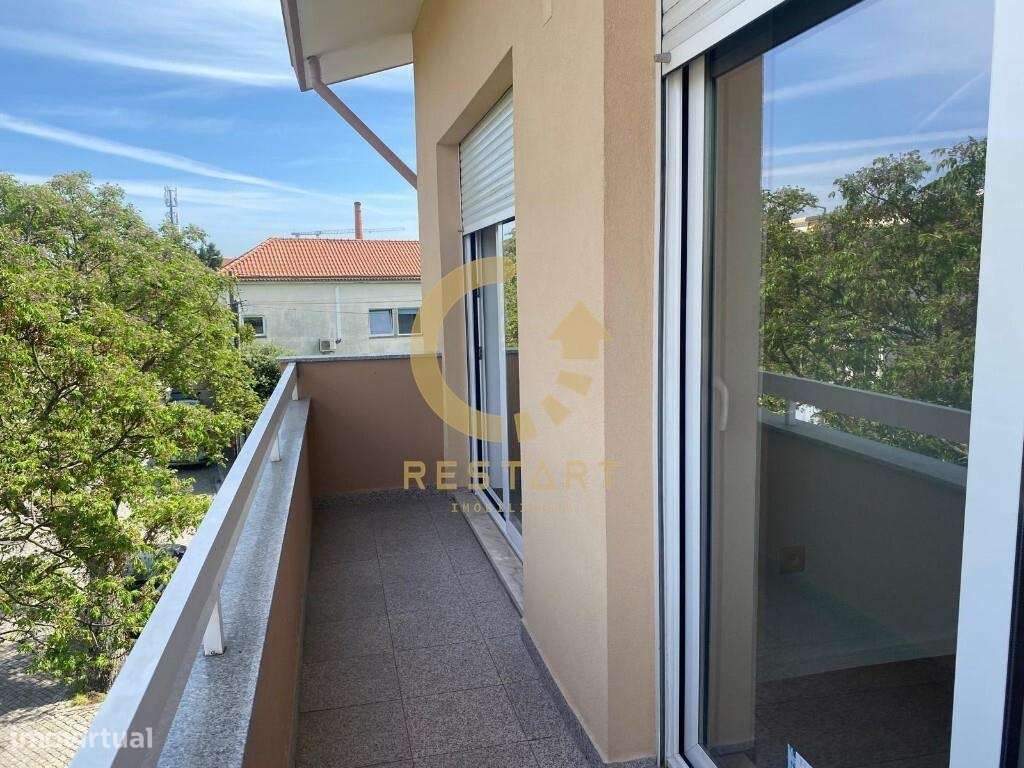 T3 em Águas Santas com 3 frentes, totalmente renovado com muita lumino-26