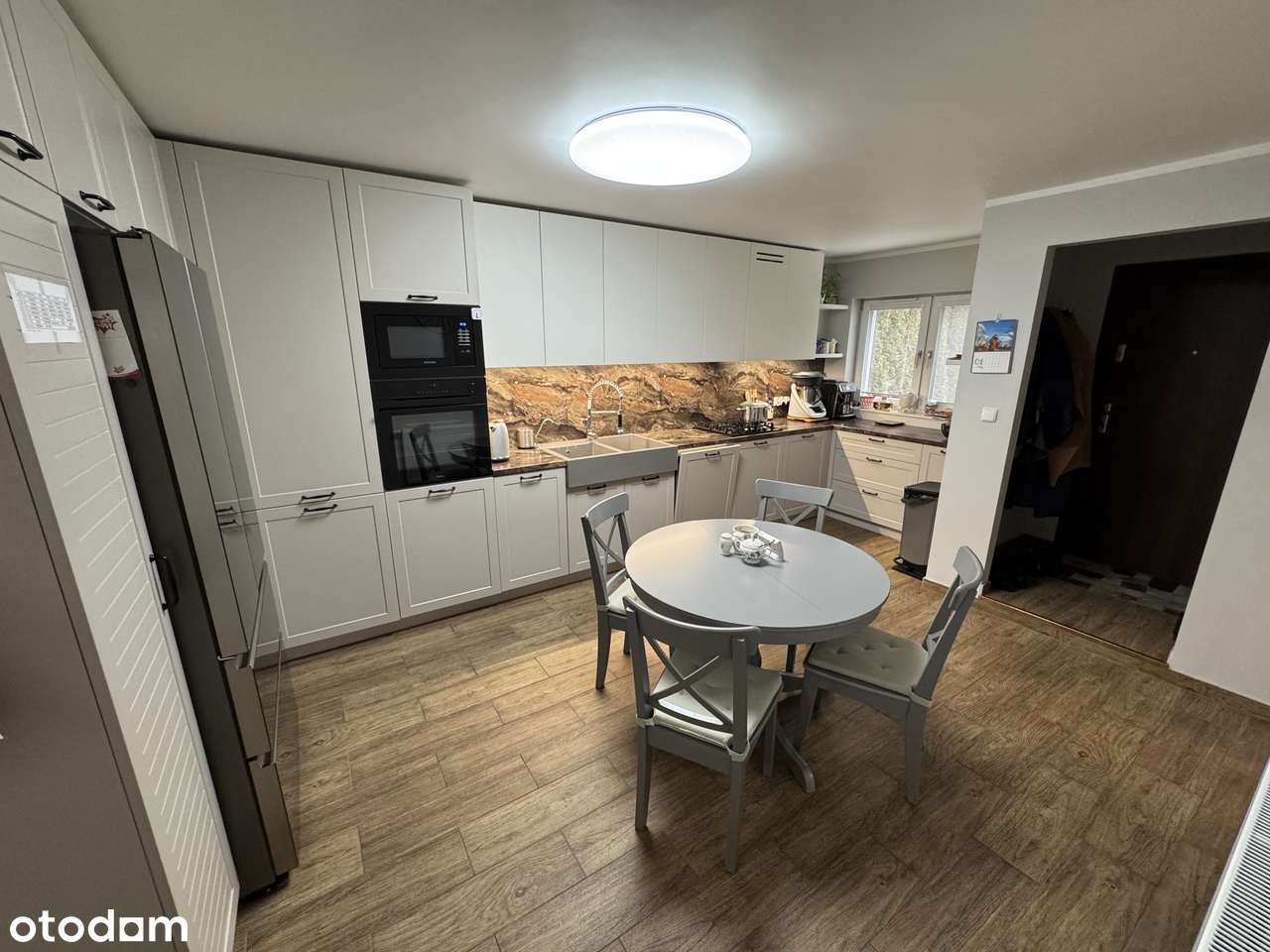 Wolnostojący obiekt z dużym terenem pod parking-6