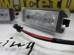 Suporte De Lâmpada De Matricula Com Led Branco Para  Audi TT 8N 2-doors 1999-2006, VW EOS, Golf 4, 5, 6, 7, Lupo, Passat 3C, CC, Polo 6N2, 9N,9N3, Beetle, Passat B6, B7, Phaeton, Scirocco, Seat Altea, Exeo, Exeo ST, Ibiza 6J, Leon 1P, Skoda Superb 3T 4-drs Sedan 2008, Porsche Carrera GT, 911 Carrera 996, 997, GT2, GT3, Boxster 987, Cayene 9PA, Cayman 987C. - 8